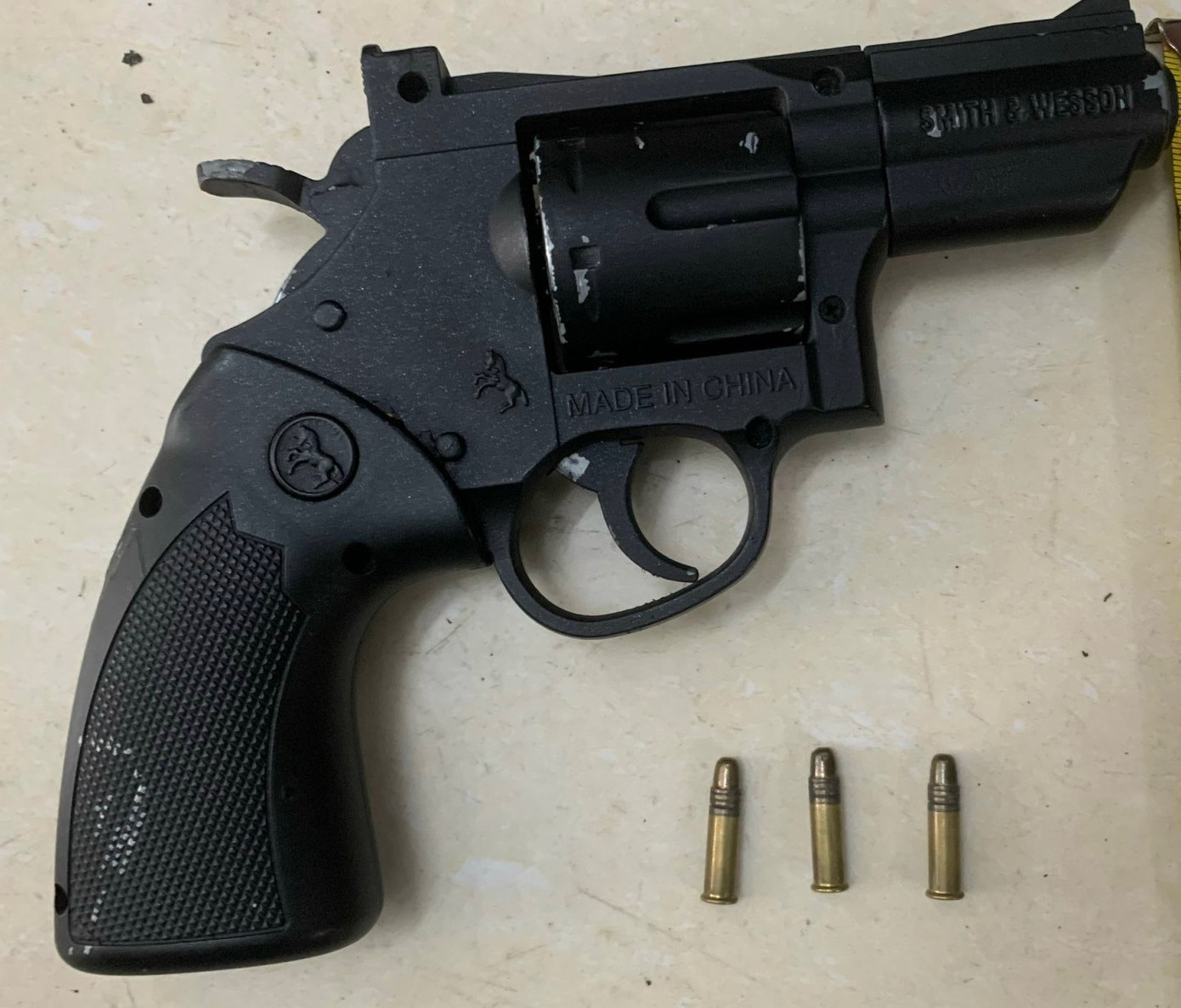 Súng và đạn đối tượng Tài luôn mang theo bên người. Súng và đạn đối tượng Tài luôn mang theo bên người.