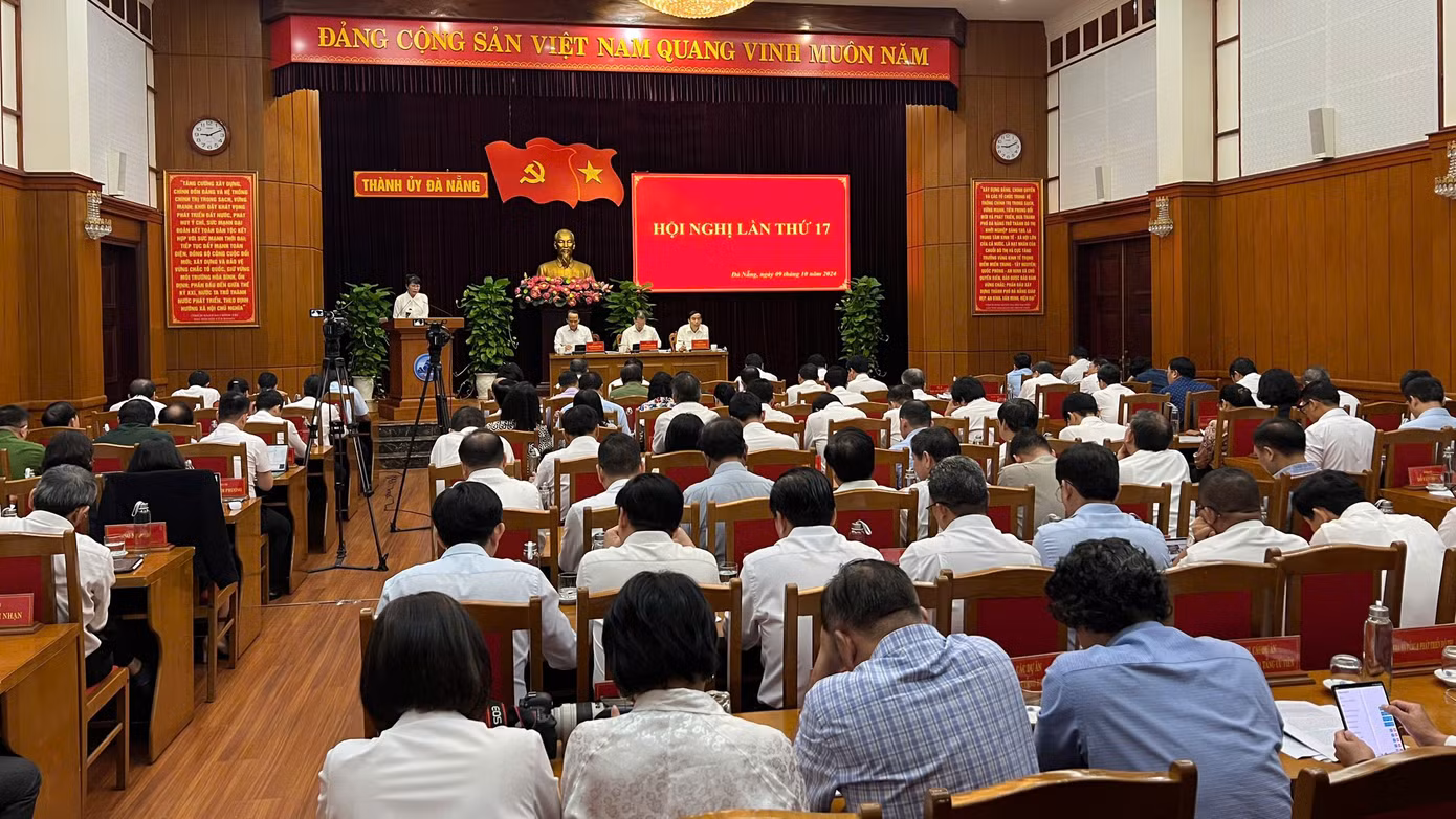 Quang cảnh hội nghị Thành ủy Đà Nẵng lần thứ 17. Quang cảnh hội nghị Thành ủy Đà Nẵng lần thứ 17.