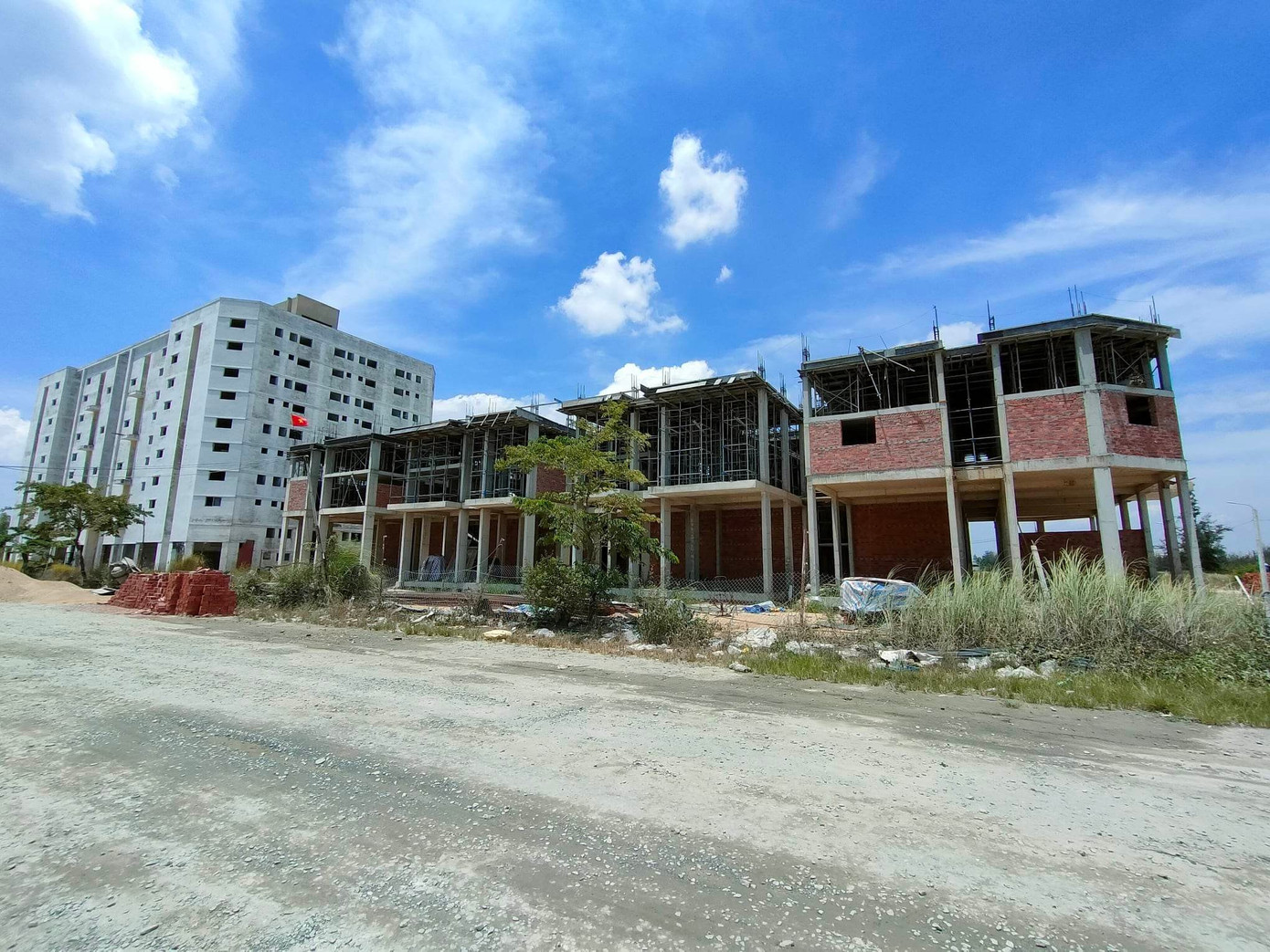 Dự án Khu nhà ở dành cho người thu nhập thấp tại KCN Điện Nam – Điện Ngọc. Ảnh: N.Thành Dự án Khu nhà ở dành cho người thu nhập thấp tại KCN Điện Nam – Điện Ngọc. Ảnh: N.Thành