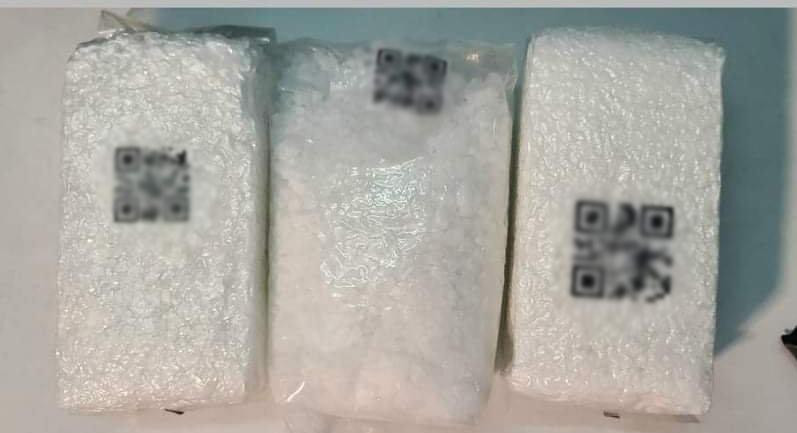 Đối tượng Lê Văn La và tang vật vụ án. Đối tượng Lê Văn La và tang vật vụ án.