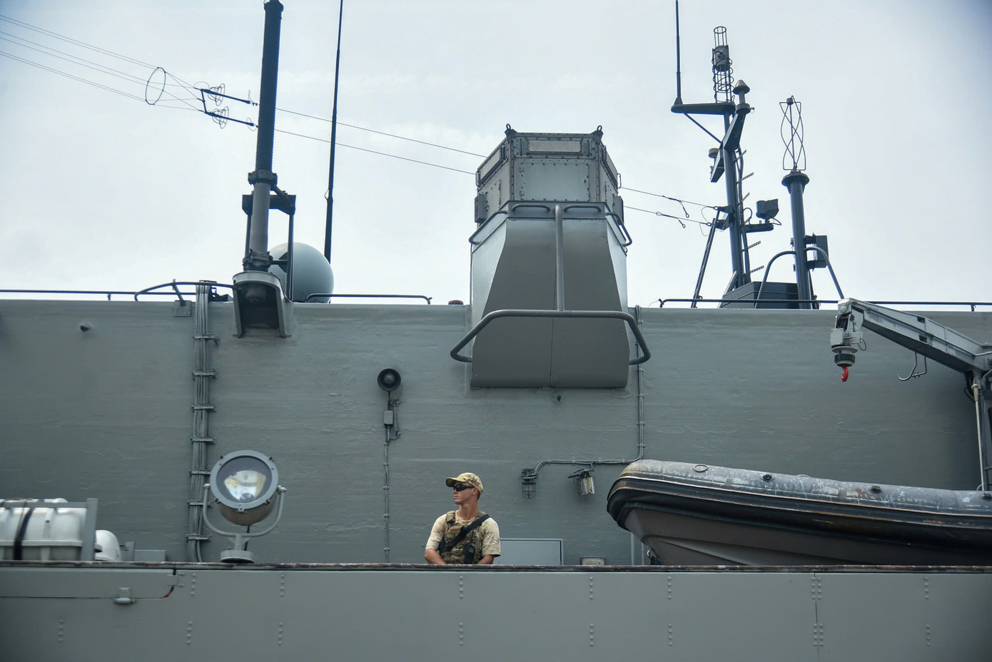 Các loại khí tài quân sự trên các tàu của Hải quân Nga.