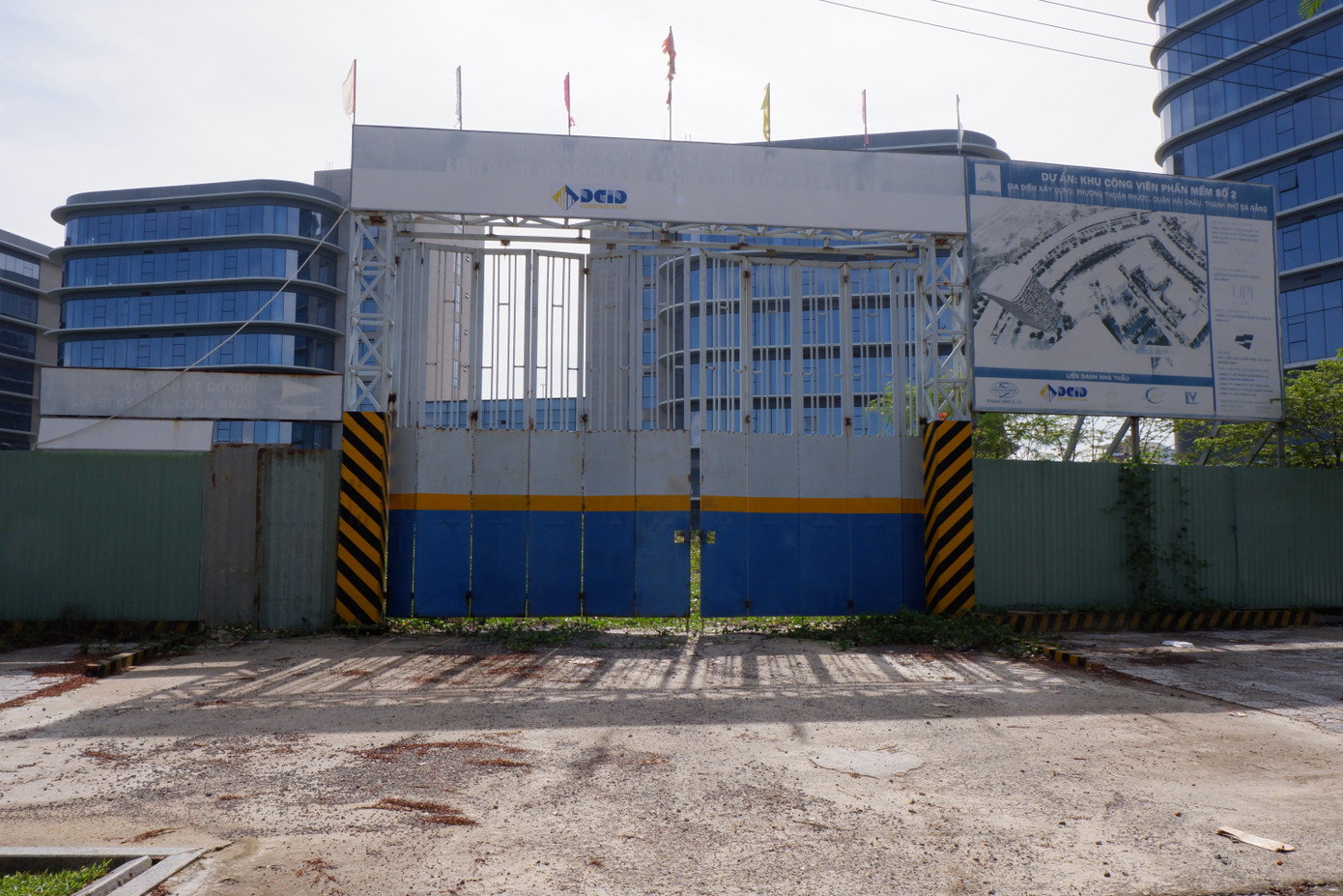 Công viên phần mềm số 2 Đà Nẵng đang chờ được "cởi trói" để hoạt động đúng với mục tiêu phát triển lĩnh vực công nghệ thông tin, chuyển đổi số mà thành phố đặt ra khi đầu tư gần 1.000 tỷ đồng để xây dựng hạ tầng, kỹ thuật tại dự án này.