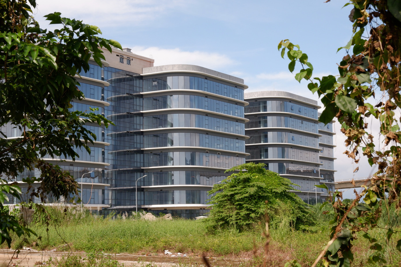 Bộ Tài chính đã có tờ trình Chính phủ, lấy ý kiến góp ý về dự thảo bổ sung một số điều của Nghị định số 144 ngày 1/11/2016 của Chính phủ quy định một số cơ chế đặc thù về đầu tư, tài chính, ngân sách và phân cấp quản lý đối với Đà Nẵng. Quá trình xây dựng Nghị định, Bộ Tài chính đã 2 lần lấy ý kiến bộ, ngành; TP Đà Nẵng cũng đã 3 lần có văn bản giải trình, kiến nghị, đề xuất liên quan đến công trình này.