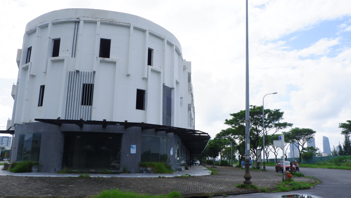 Đây là dự án bất động sản và bến du thuyền Đà Nẵng, do Công ty TNHH Bến du thuyền Đà Nẵng làm chủ đầu tư, được phê duyệt điều chỉnh quy hoạch chi tiết tỷ lệ 1/500 tháng 9/2017.