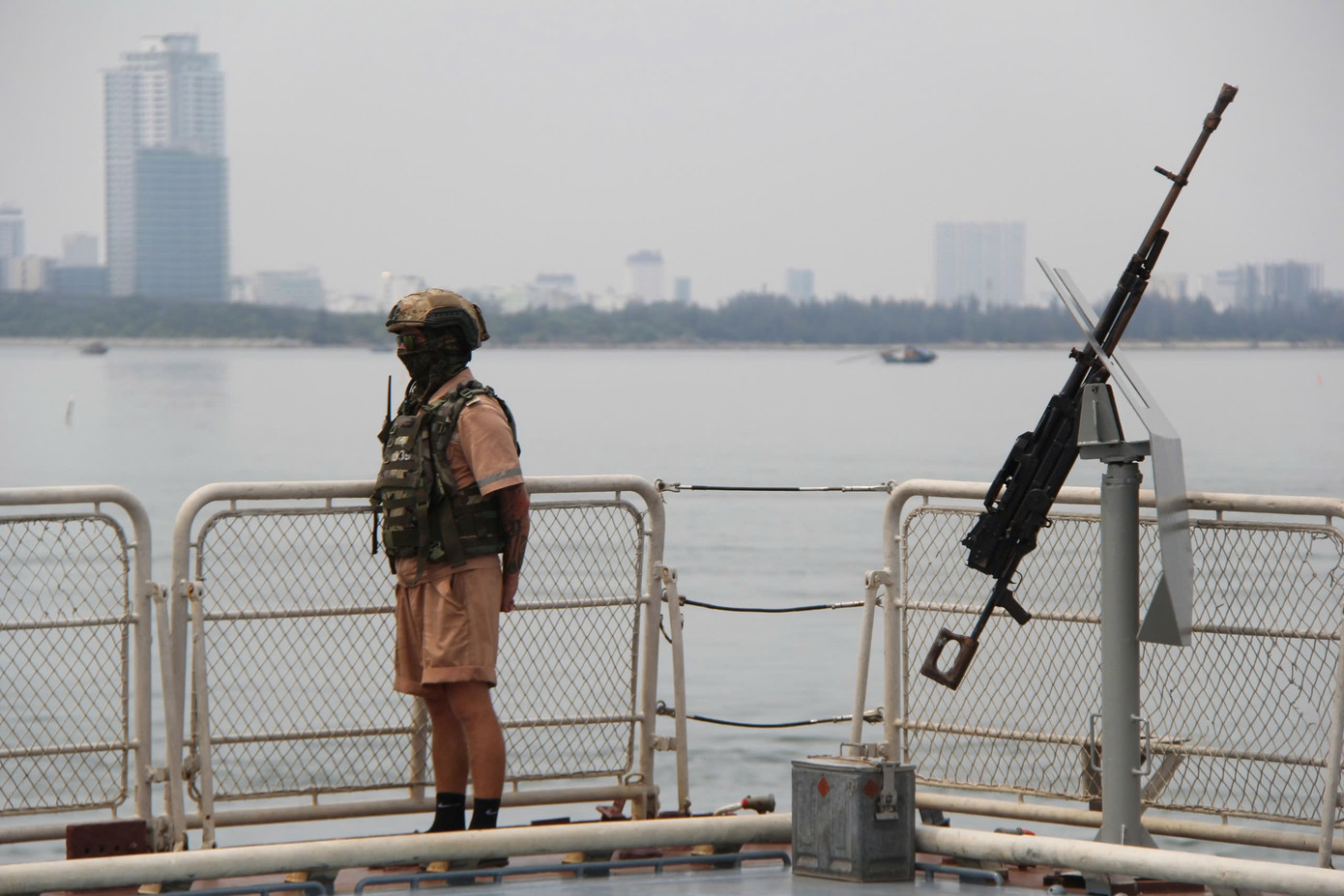 Các lực lượng làm nhiệm vụ trên tàu Hải quân Nga.