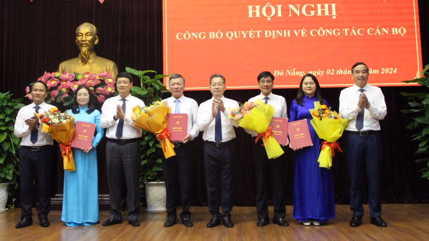 Quang cảnh buổi lễ công bố các quyết định về công tác cán bộ của Đà Nẵng.