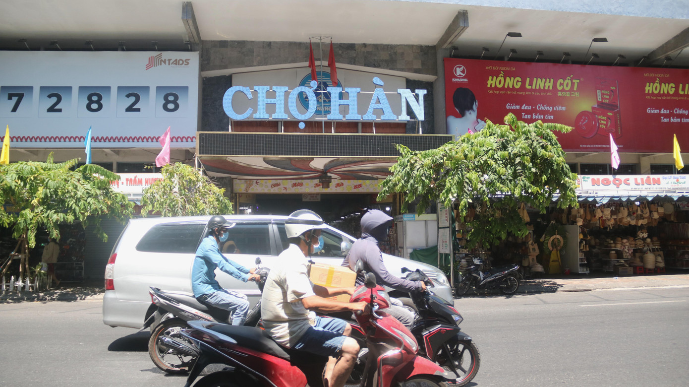 Chợ Hàn chợ nổi tiếng thu hút du khách và người dân khi đến Đà Nẵng thăm quan, du lịch.