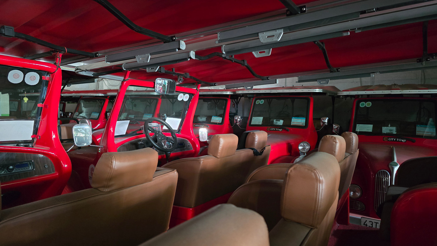 Trong đơn cầu cứu, các doanh nghiệp cho biết: Họ đã đầu tư một lượng lớn tài chính vào việc mua sắm phương tiện, đào tạo nhân lực và xây dựng hệ thống vận hành. Việc phải ngừng hoạt động đang gây thiệt hại nghiêm trọng về kinh tế cho các doanh nghiệp. Dừng hoạt động đã gây lãng phí tài sản rất lớn của doanh nghiệp, các phương tiện không hoạt động xuống cấp hệ thống điện của xe, bị hư kéo theo nhiều hệ lụy. Trong khi, tài chính các doanh nghiệp phải vay vốn của ngân hàng để đầu tư, các chi phí khác phải trả.