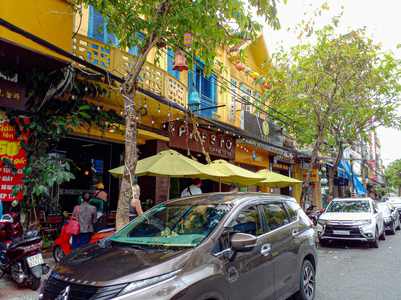 Theo tìm hiểu của phóng viên, số 49 Nguyễn Thái Học có diện tích 146m2. Trong khi đó, số 51 Nguyễn Thái học có diện tích 178m2. Cùng với số 47 (cũng liên quan đến Vũ "nhôm") kế bên, đây là những khu "đất vàng" ở Đà Nẵng.