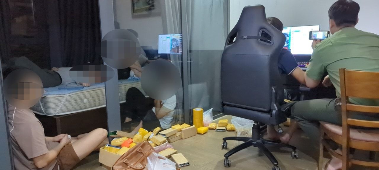 Công an kiểm tra và phát hiện nhóm đối tượng thực hiện hành vi phát tán mã độc lên mạng. Công an kiểm tra và phát hiện nhóm đối tượng thực hiện hành vi phát tán mã độc lên mạng.