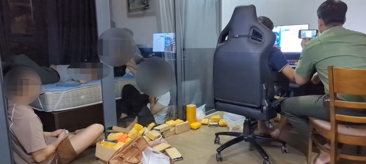 Công an kiểm tra và phát hiện nhóm đối tượng thực hiện hành vi phát tán mã độc lên mạng. Công an kiểm tra và phát hiện nhóm đối tượng thực hiện hành vi phát tán mã độc lên mạng.