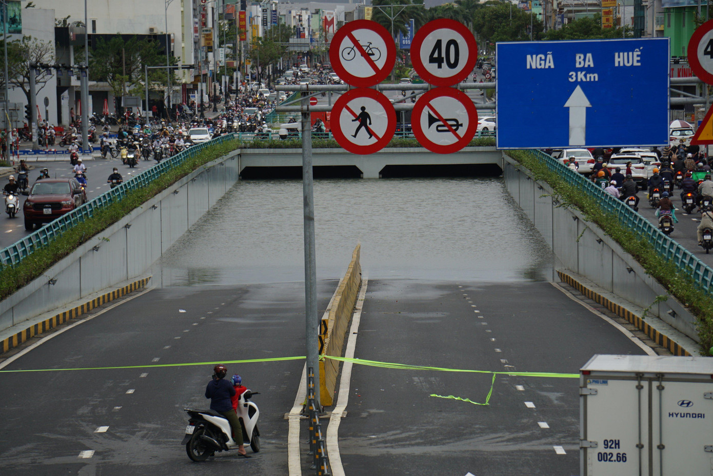 Việc khắc phục, xử lý sự cố ngập hầm Điện Biên Phủ vẫn đang được tiến hành.