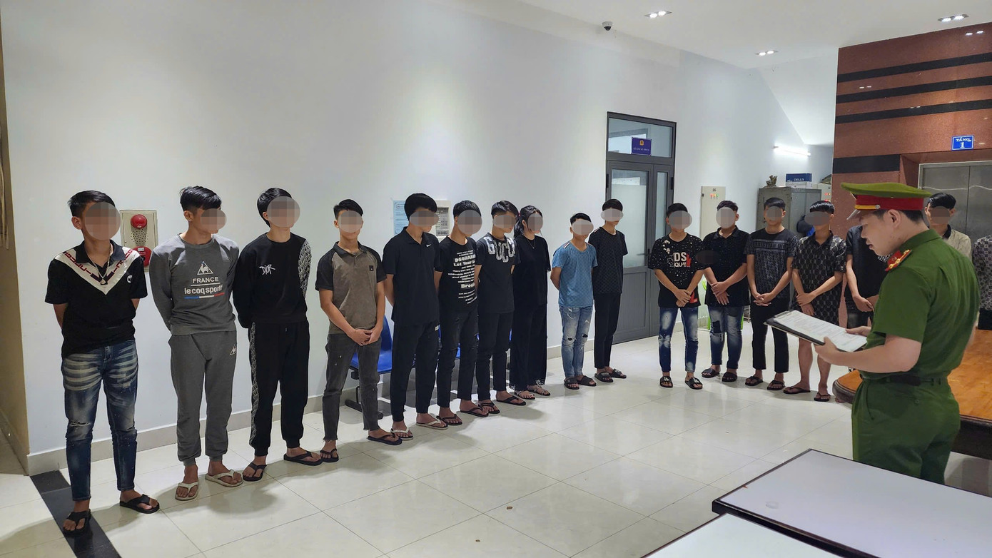 Các đối tượng tại cơ quan Công an.