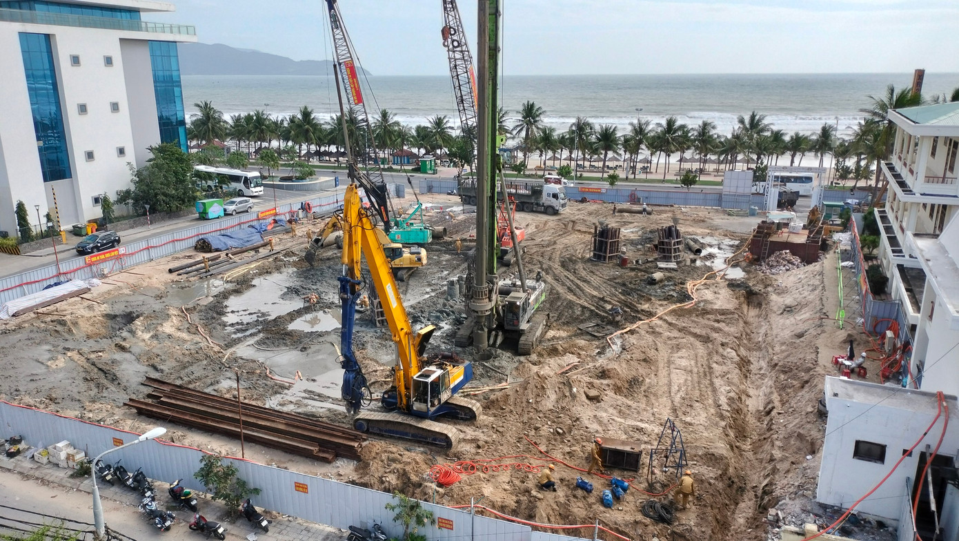 Công trình dự án Nhà khách M.K đang thi công khoan, đóng cọc nhồi. Ảnh: Nguyễn Thành. Công trình dự án Nhà khách M.K đang thi công khoan, đóng cọc nhồi. Ảnh: Nguyễn Thành.