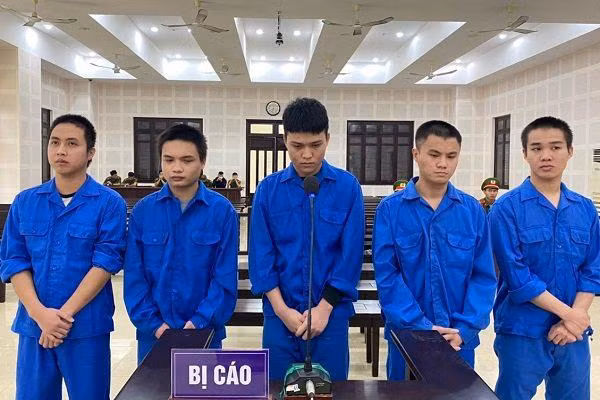Các bị cáo tại phiên toà.