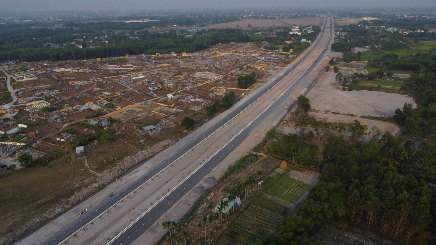 Một đoạn đường vành đai phía Tây vừa được Đà Nẵng cho thông xe.