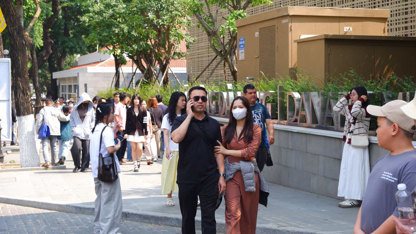 Bảo tàng Đà Nẵng nằm ở vị trí đắc địa ven sông Hàn, với ba mặt tiền là các đường Bạch Đằng (số 42-44), Quang Trung, Trần Phú (số 31), cạnh tòa nhà trung tâm hành chính Đà Nẵng hiện hữu và quảng trường trung tâm thành Điện Hải sắp xây dựng. Bảo tàng Đà Nẵng nằm ở vị trí đắc địa ven sông Hàn, với ba mặt tiền là các đường Bạch Đằng (số 42-44), Quang Trung, Trần Phú (số 31), cạnh tòa nhà trung tâm hành chính Đà Nẵng hiện hữu và quảng trường trung tâm thành Điện Hải sắp xây dựng.