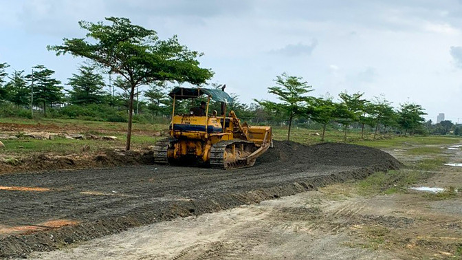 Thi công cấp phối mặt đường tại dự án Hera Complex Riverside.