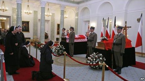 Chùm ảnh: Tang lễ cố Tổng thống Ba Lan Lech Kaczynski ảnh 15