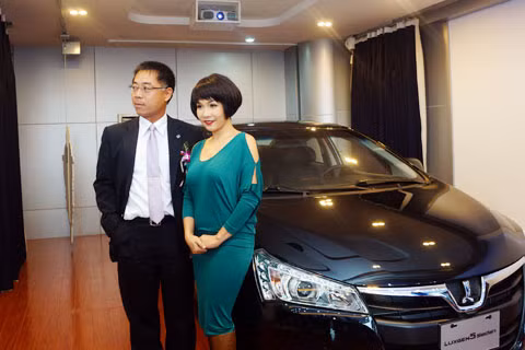 Ca sĩ Mỹ Linh cũng tham dự buổi khai trương showroom Luxgen. Ca sĩ Mỹ Linh cũng tham dự buổi khai trương showroom Luxgen