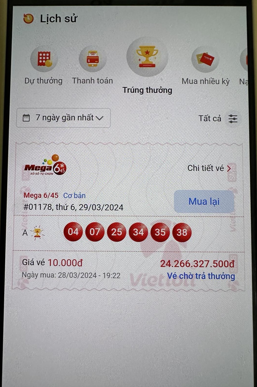 Tin nhắn báo anh L.N trúng thưởng Jackpot hơn 24 tỷ đồng.