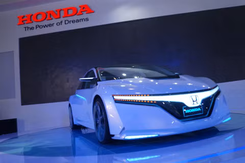 Honda mang mẫu concept xe xanh AC-X tới triển lãm, ngoài ra không có nhiều ấn tượng