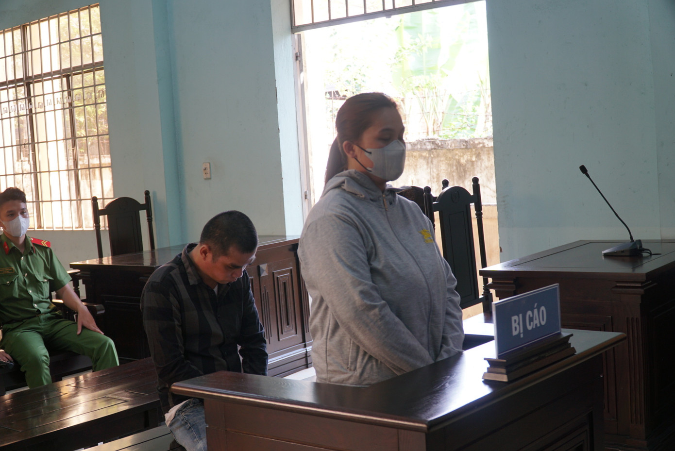 Bị cáo Nguyễn Thảo Nguyên trả lời HĐXX. Bị cáo Nguyễn Thảo Nguyên trả lời HĐXX.