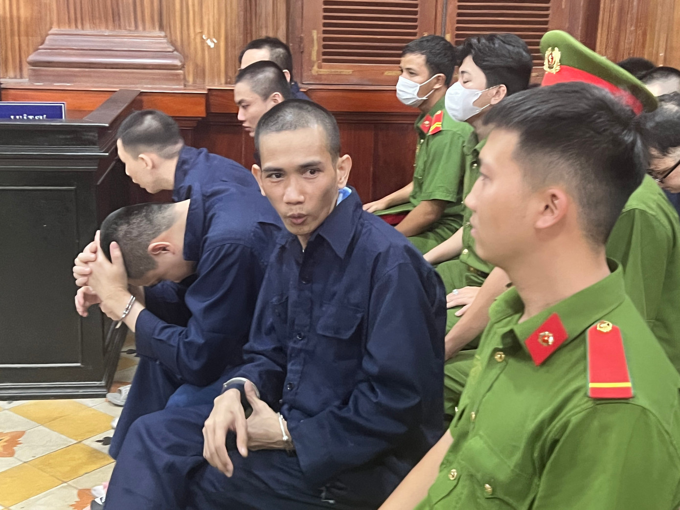 Các bị cáo tại phiên tòa.