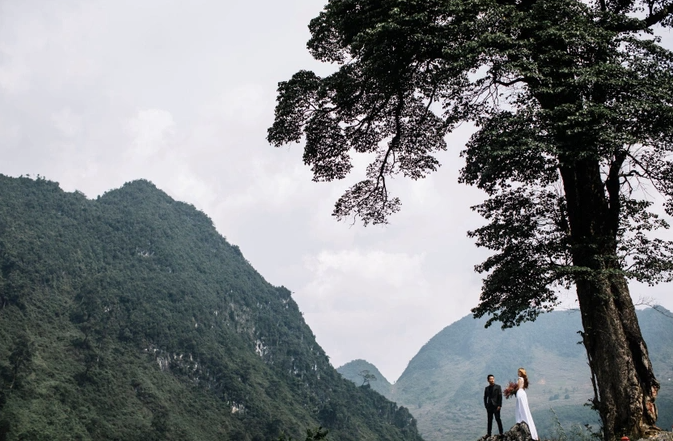 Nơi đây thậm chí còn được chọn là điểm chụp ảnh cưới của một cặp đôi. (Ảnh: Dương Khang).