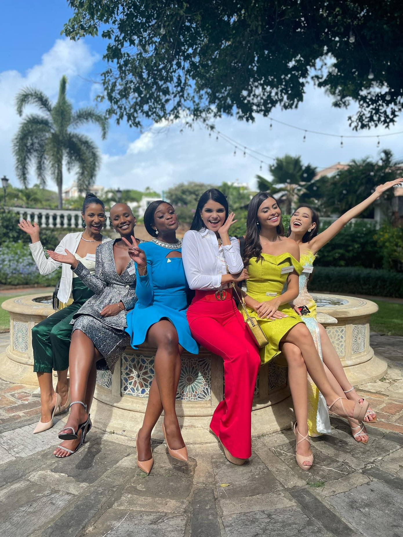 Từng bày tỏ lo ngại vì Miss World 2021 có quá nhiều đối thủ mạnh nhưng Đỗ Thị Hà vẫn bày tỏ quyết tâm chinh phục vương miện danh giá.