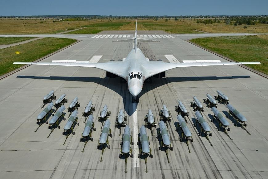 Tu-160 và hệ thống vũ khí của nó trong lực lượng hàng không tầm xa. Ảnh: Bộ Quốc phòng Nga