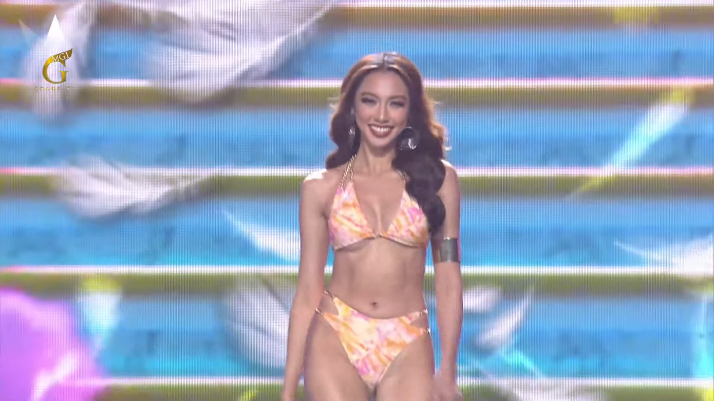 Trong khi đó, Hoa hậu Hoà bình Thái Lan 2017 Premika Pamela là MC đồng hành xuyên suốt cuộc thi năm nay cũng dự đoán Thuỳ Tiên sẽ đăng quang Miss Grand 2021.