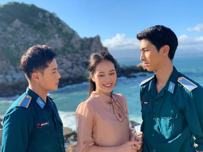 Cách đây không lâu, Mai Phương chạm ngõ điện ảnh với bộ phim đầu tay “Yêu hơn cả bầu trời”. Cô cũng là nữ chính duy nhất trong bộ phim này.