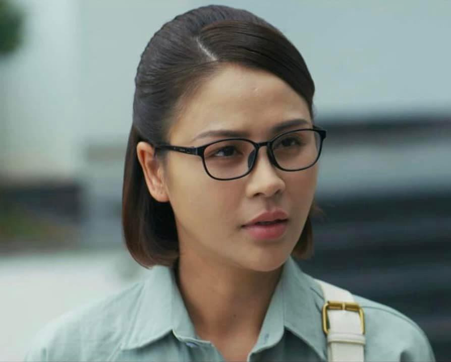 Hoa (Lương Thu Trang).