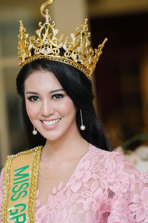 Người đẹp Ariska Putri Pertiwi giành vương miện Miss Grand International 2016. Đêm chung kết cuộc thi diễn ra tại Las Vegas, Mỹ. Ariska Putri Pertiwi cao 1,73 m, số đo ba vòng là 82 - 64 - 92 cm. Cô theo học y khoa tại Đại học Islamic of North Sumatera, Indonesia. Chuyên trang sắc đẹp Global Beauties chọn Ariska là Miss Grand Slam 2016 (Hoa hậu của các hoa hậu). Ariska Putri Pertiwi có nhiều hoạt động cùng các thí sinh tại Miss Grand International 2017 tổ chức tại Việt Nam.