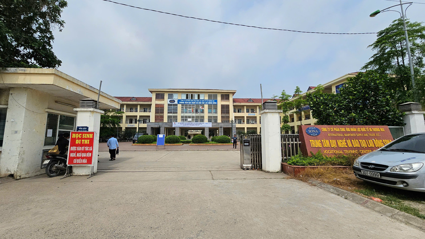 Theo giới thiệu, Trung tâm dạy nghề và đào tạo lao động SONA (địa chỉ tại thôn Do Hạ, xã Tiền Phong, huyện Mê Linh, Hà Nội) là cơ sở đào tạo duy nhất trực thuộc Công ty SONA, thành lập năm 2008.