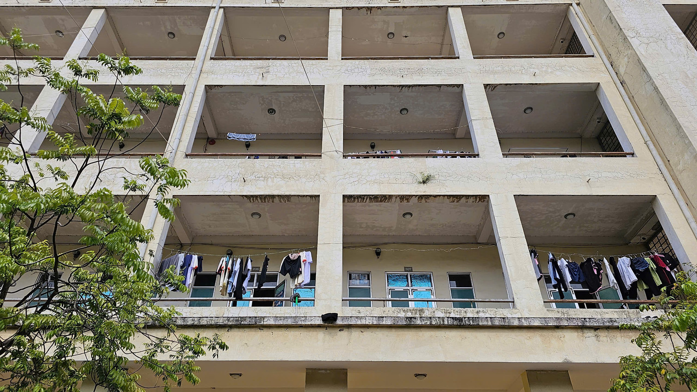 Tại đây còn có khu ký túc xá 5 tầng với hơn 80 phòng khép kín phục vụ chỗ ăn ở cho học viên xuất khẩu lao động.