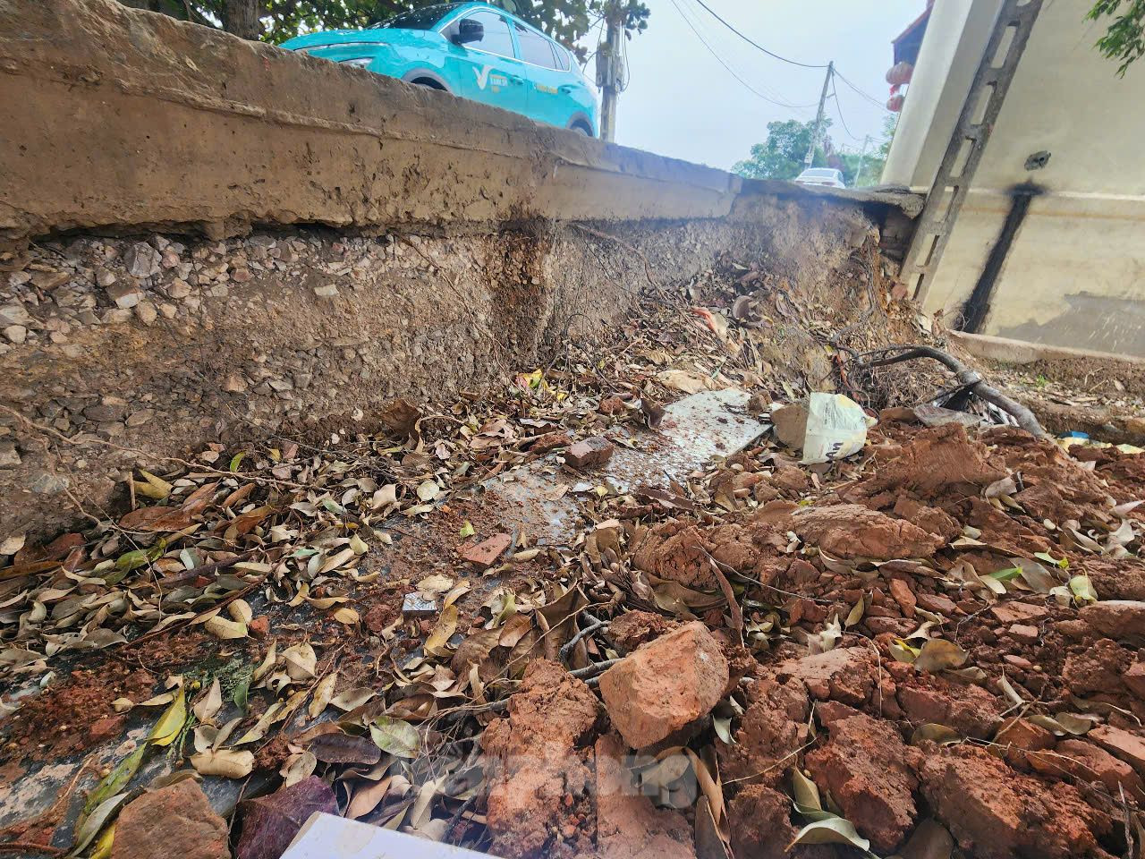 Khu vực bị sạt thuộc xã Tốt Động.