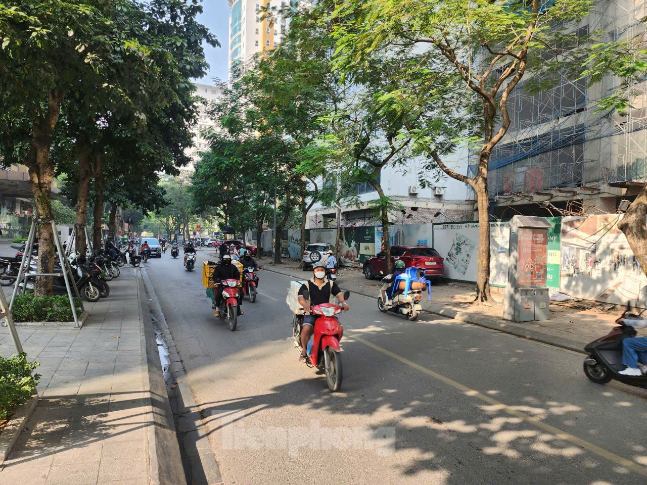 Phố Ngụy Như Kom Tum dài 1.100m, rộng từ 7-10m. Bắt đầu từ số nhà 160 Khuất Duy Tiến cắt ngang qua các đường Nguyễn Tuân, Vũ Trọng Phụng đến số nhà 116 Nhân Hòa, phường Thanh Xuân Trung (quận Thanh Xuân). Phố Ngụy Như Kom Tum dài 1.100m, rộng từ 7-10m. Bắt đầu từ số nhà 160 Khuất Duy Tiến cắt ngang qua các đường Nguyễn Tuân, Vũ Trọng Phụng đến số nhà 116 Nhân Hòa, phường Thanh Xuân Trung (quận Thanh Xuân).