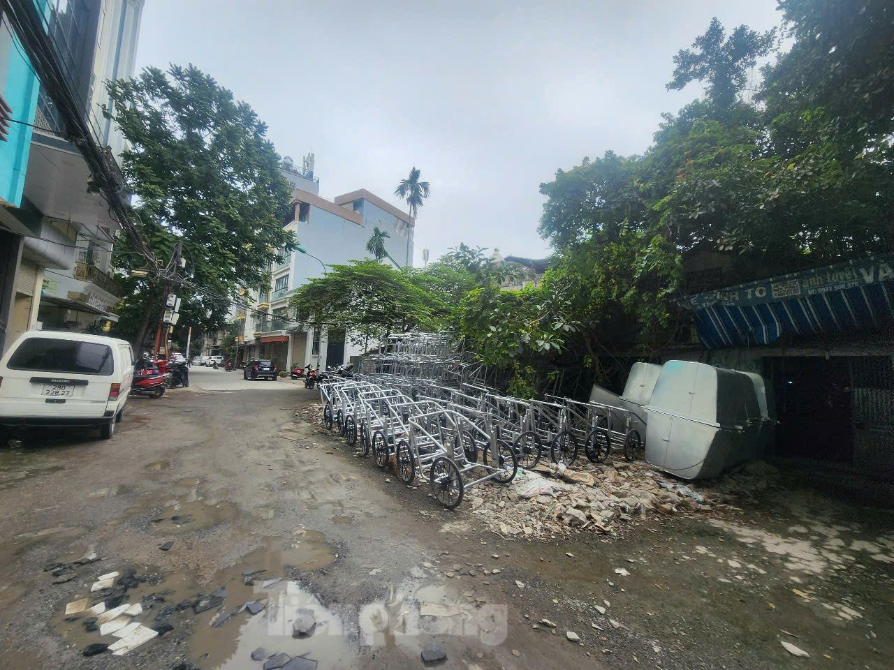 Tình trạng này kéo dài đã lâu nhưng không được xử lý dứt điểm khiến người dân bức xúc và đã nhiều lần phản ánh lên chính quyền địa phương.