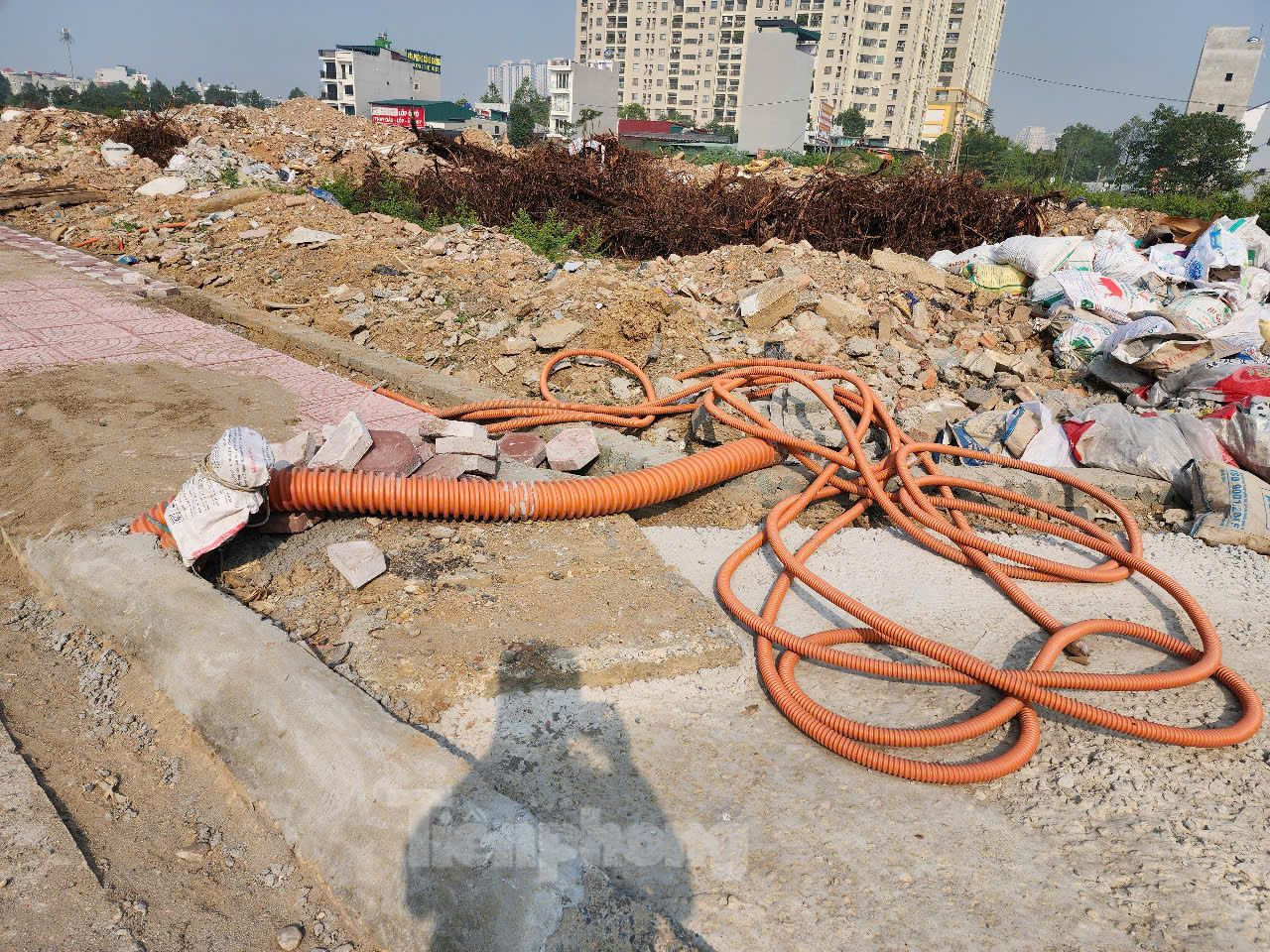 Ông Nguyễn Quý Tuấn, Chủ tịch UBND xã An Khánh cho biết, dự kiến khoảng 2 tháng nữa khi hạ tầng kỹ thuật được hoàn thiện, xã sẽ tiến hành bàn giao đất dịch vụ cho người dân.