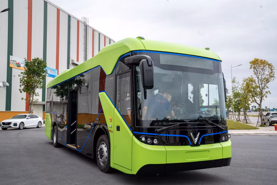 Xe buýt điện Vinbus được Vingroup triển khai ở Hà Nội.