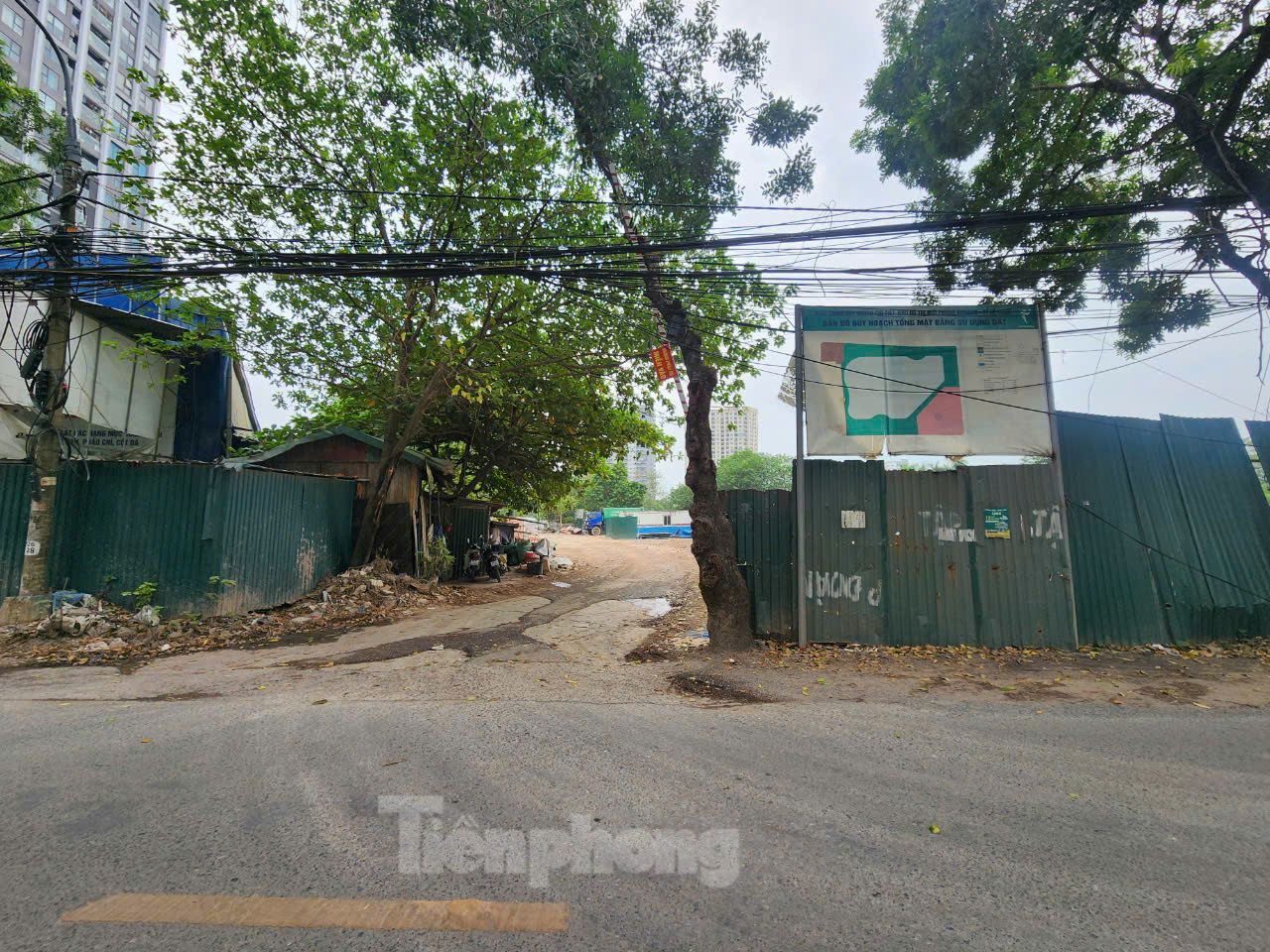 Dự án có quy mô sử dụng đất là 283.775,5m2, trong đó, diện tích phải thu hồi là 276.711m2. Tại quận Thanh Xuân, diện tích đất phải thu hồi thuộc phường Nhân Chính là 5.837m2; còn tại huyện Từ Liêm, diện tích đất phải thu hồi tại các xã Trung Văn (269.380m2), Mễ Trì (1.494m2).