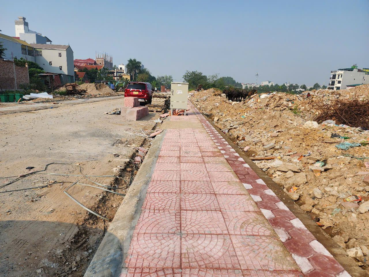 Một đoạn vỉa hè, tủ điện đã hoàn thiện