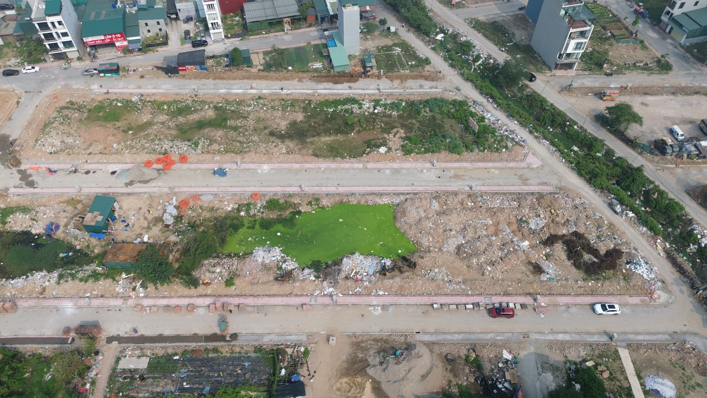 Các hộ dân sẽ tiến hành bốc thăm và nhận đất theo bản đồ đã được bố trí sẵn. Dự kiến, sẽ có từ 300- 400 hộ được nhận đất dịch vụ trong đợt tới.