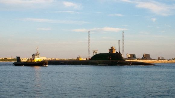 Tàu ngầm hạt nhân Severodvinsk tại cảng neo đậu thuộc nhà máy Sevmash