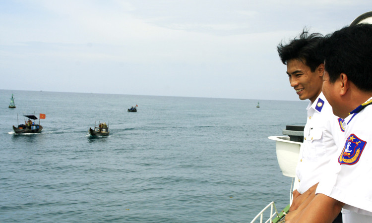 Sự hiện diện của CSB trên biển Trường Sa giúp ngư dân ngày càng yên tâm đánh bắt
