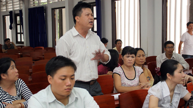 Phụ huynh đối thoại với đại diện Trường ĐH Y dược TP.HCM về việc tuyển sinh năm 2012 chiều 15-8. Ảnh: N.Hùng