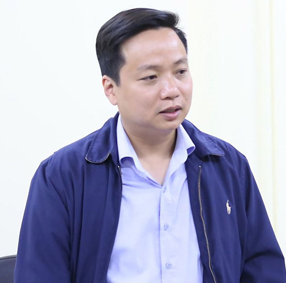 Thiếu tướng Vũ Hồng Quang (trái) và đồng chí Lê Hải Hòa được bầu giữ chức vụ Phó Bí thư Tỉnh ủy Cao Bằng. Thiếu tướng Vũ Hồng Quang (trái) và đồng chí Lê Hải Hòa được bầu giữ chức vụ Phó Bí thư Tỉnh ủy Cao Bằng.