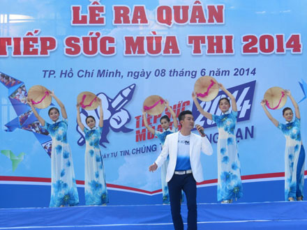 4000 sinh viên xuất quân tiếp sức mùa thi ảnh 7